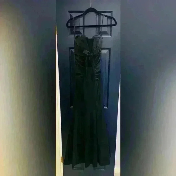 Xscape Strapless Taffeta Mermaid Gown with Bow Detail - Picture 3 of 6